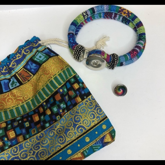 BOHO STYLE CLOTH SNAP BUTTON BRACELET WITH BAG AND ONE FREE SNAP BUTTON - Picture 2 of 5